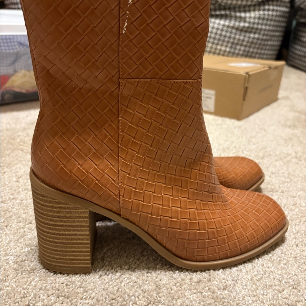 Universal Thread Tan Heeled Woven Boots
